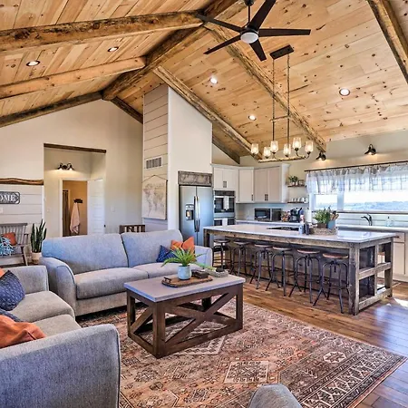 Villa Chic Williamstown Retreat With Pool And Hot Tub! Exterior foto