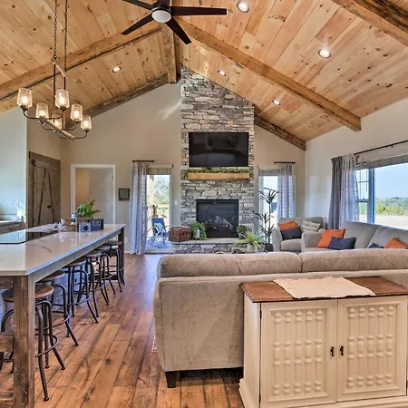 Villa Chic Williamstown Retreat With Pool And Hot Tub! Exterior foto