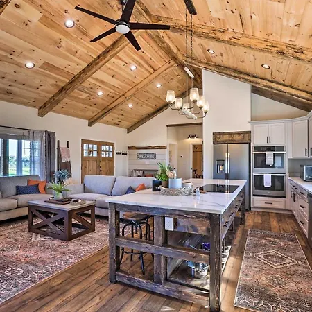 Villa Chic Williamstown Retreat With Pool And Hot Tub! Exterior foto