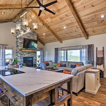 Villa Chic Williamstown Retreat With Pool And Hot Tub! Exterior foto