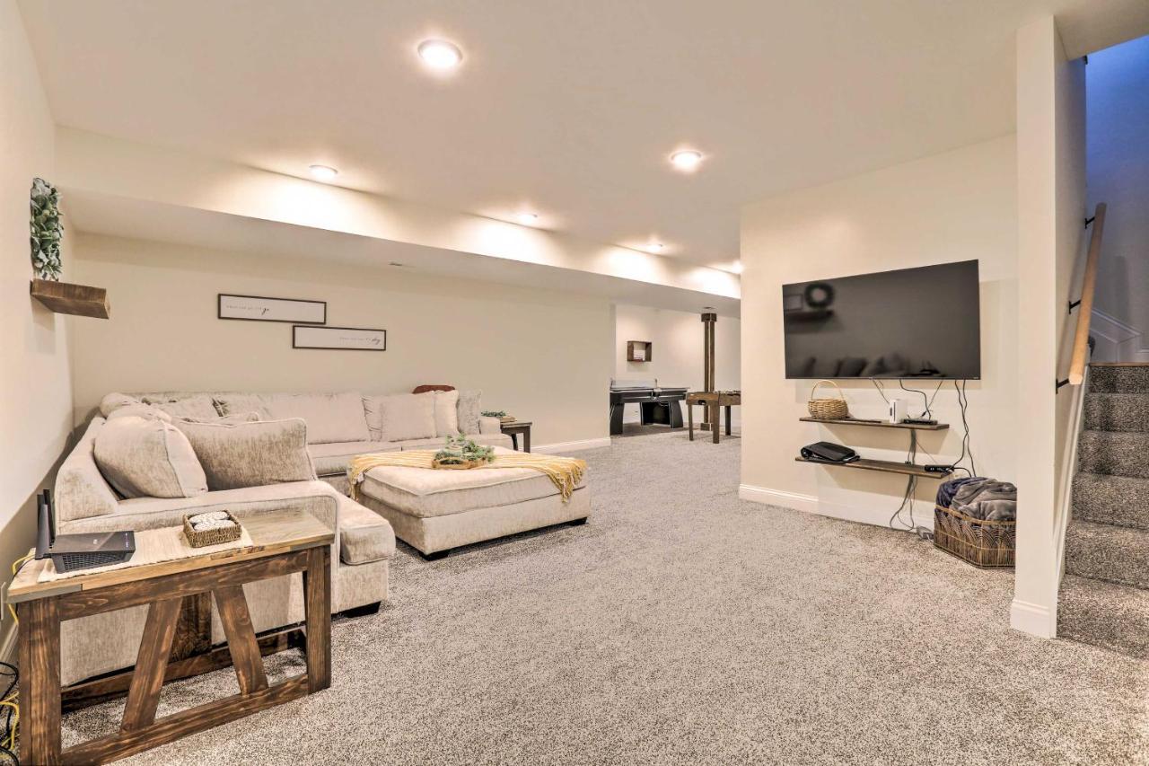 Chic Retreat With Pool And Hot Tub! * Williamstown